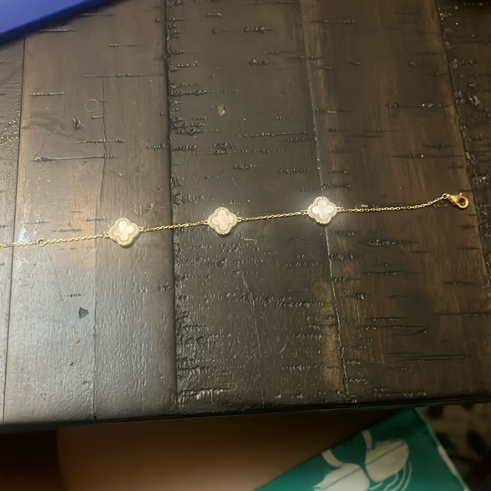New 18k yellow gold bracelet